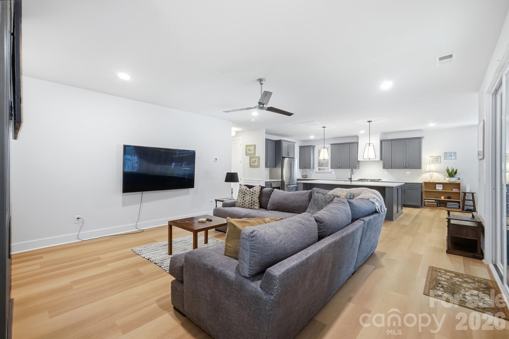 Single Family Residence at 3041 Kinger Lane, Matthews, photo 11 of 47