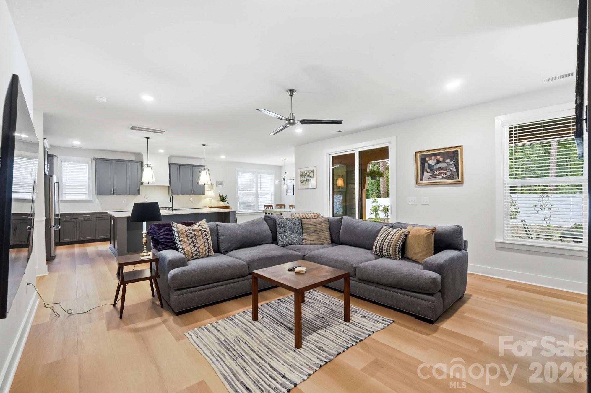 Single Family Residence at 3041 Kinger Lane, Matthews, photo 12 of 47
