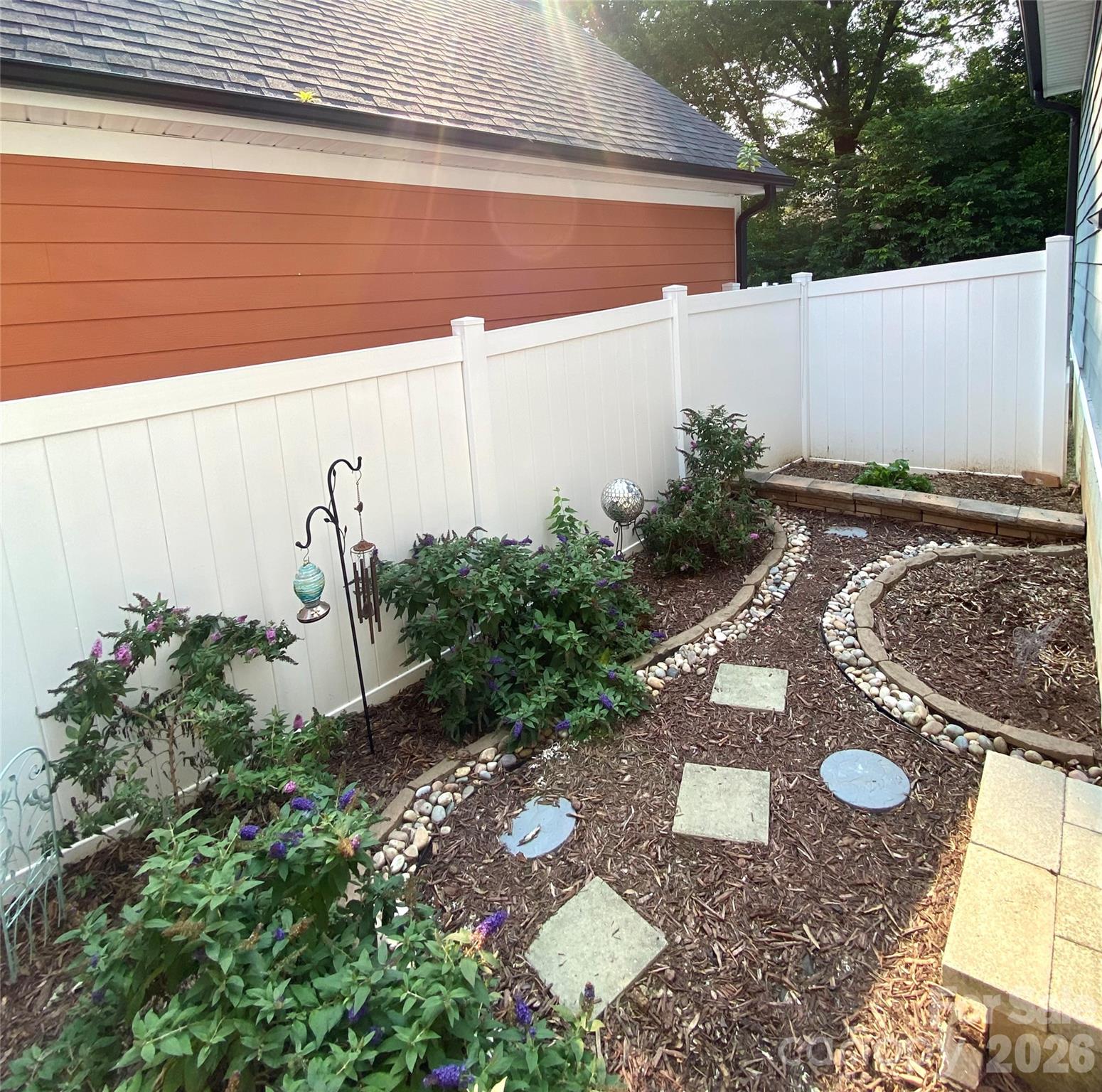 side yard - 3110 Bellwood Place, Kannapolis