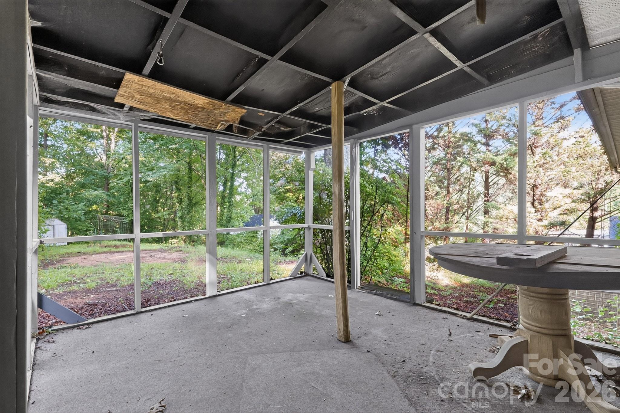 Single Family Residence at 607 Texas Trail, Dallas, photo 17 of 23