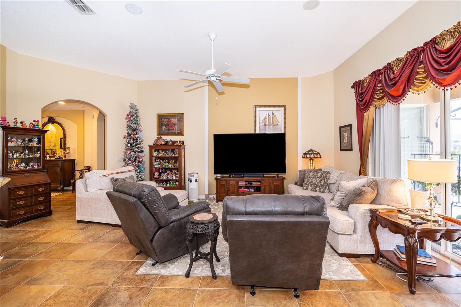 Living Room 1 - 124 YELLOW SNAPDRAGON DR, DAVENPORT