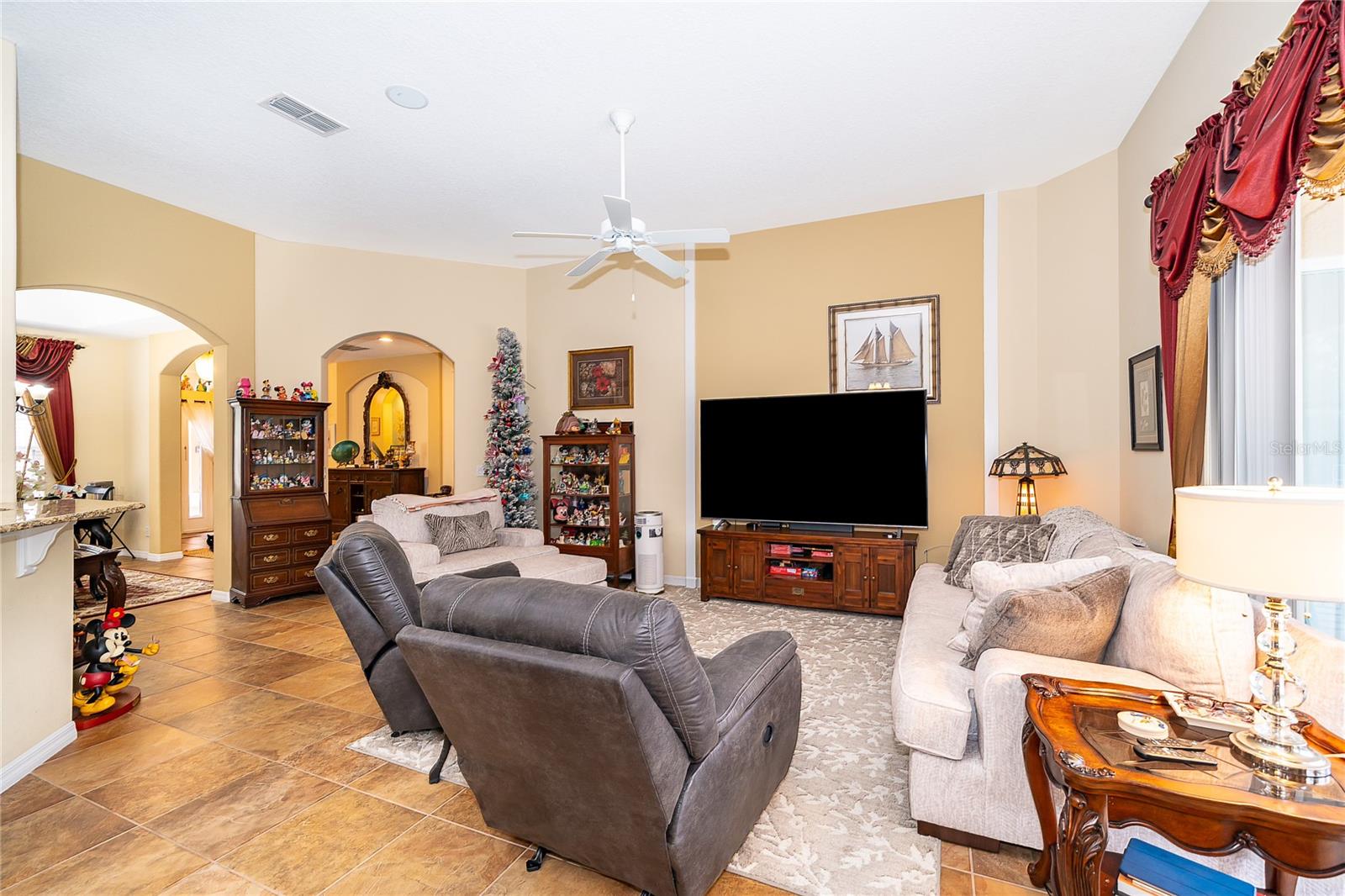 Living Room 2 - 124 YELLOW SNAPDRAGON DR, DAVENPORT