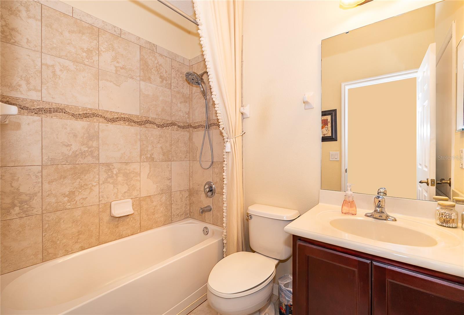En-suite 3 - 124 YELLOW SNAPDRAGON DR, DAVENPORT