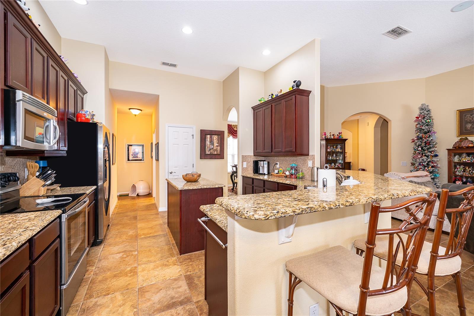 Kitchen 1 - 124 YELLOW SNAPDRAGON DR, DAVENPORT