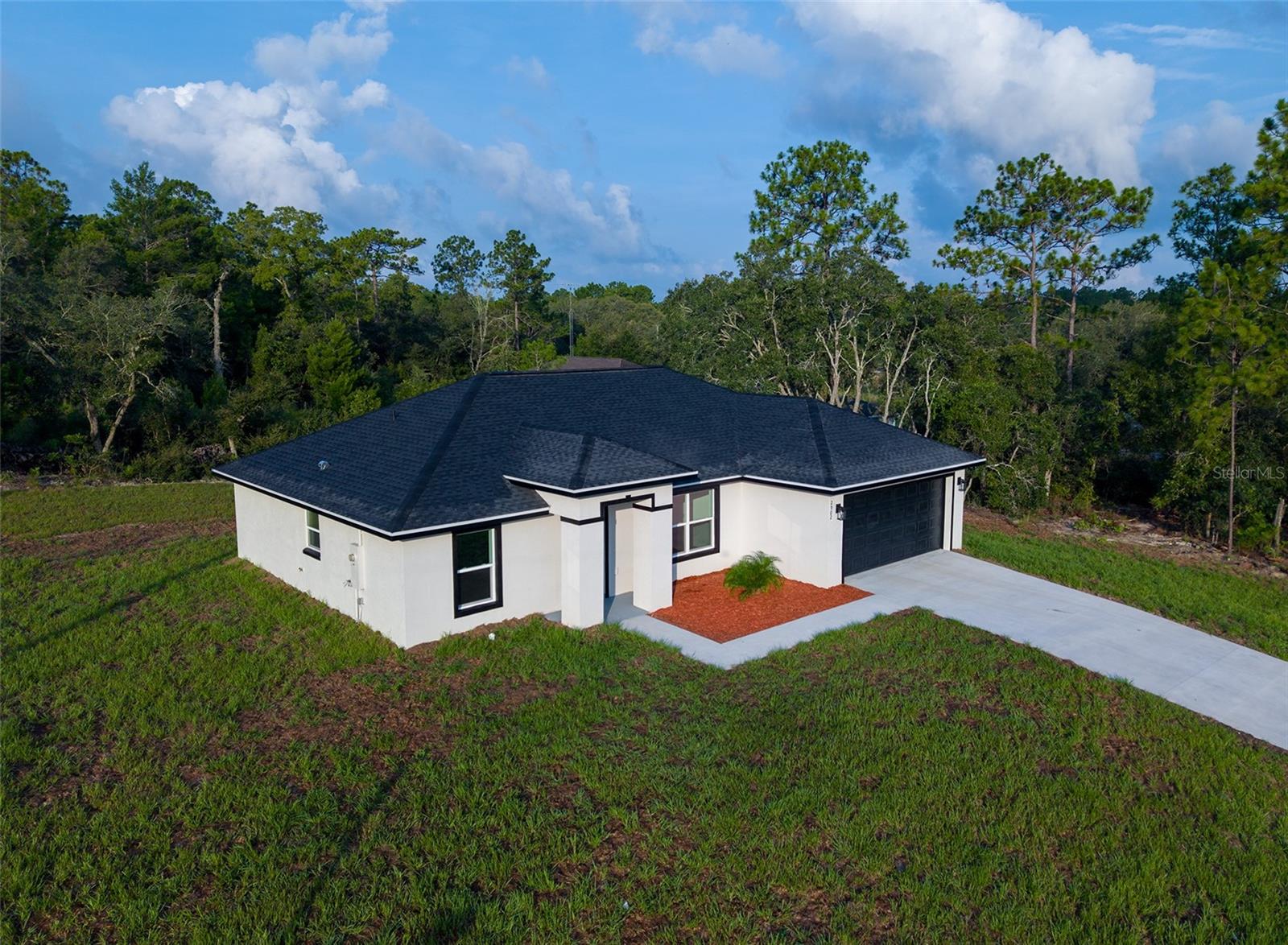 Single Family Residence at 2902 W EDISON PL, DUNNELLON, photo 2 of 38
