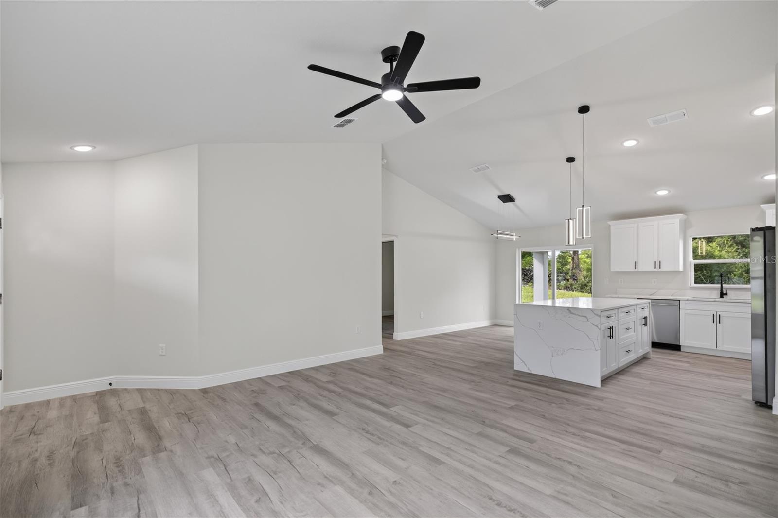 Single Family Residence at 2902 W EDISON PL, DUNNELLON, photo 6 of 38
