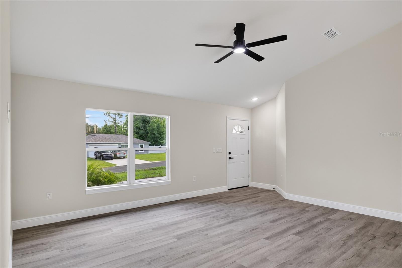 Single Family Residence at 2902 W EDISON PL, DUNNELLON, photo 14 of 38
