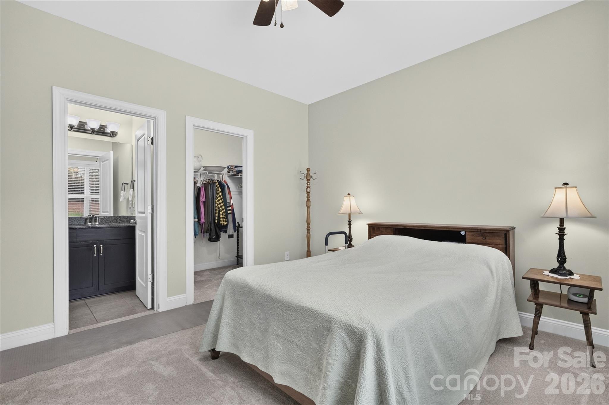 Main level bedroom with ensuite bathroom - 113 Heron Cove Loop, Mooresville