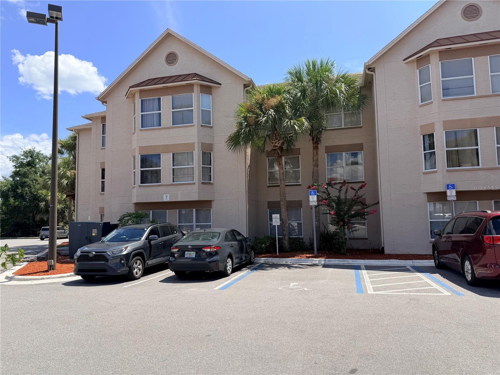 3100 PARKWAY BLVD #727