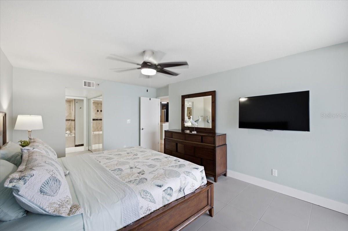 Condominium at 1310 GULF BLVD #18C, CLEARWATER, photo 12 of 57