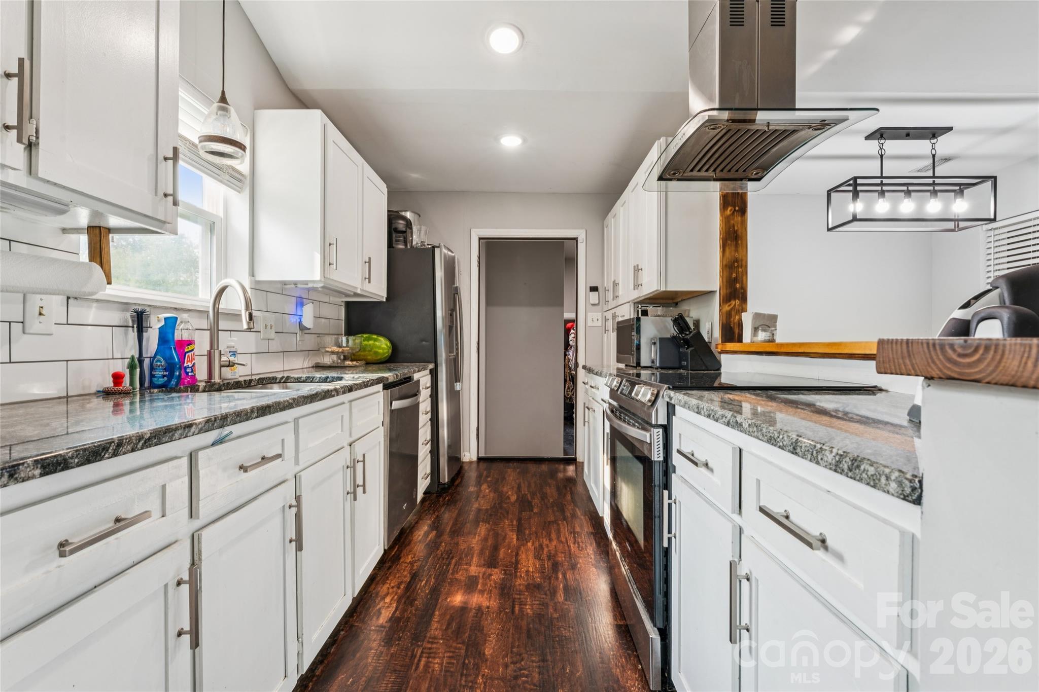 Single Family Residence at 3554 Jared Court, Matthews, photo 10 of 38