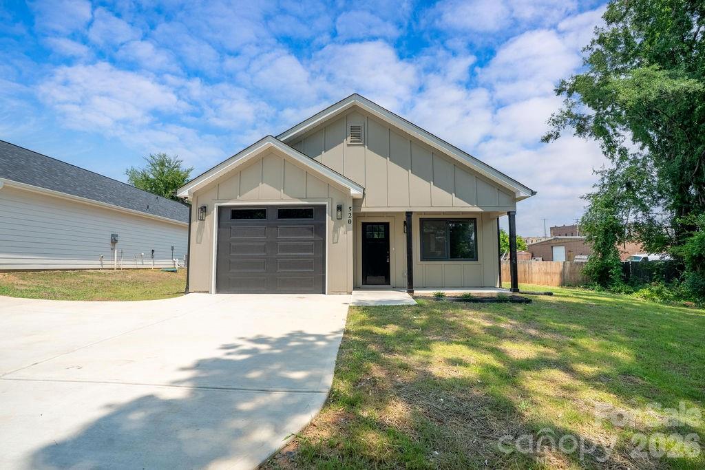 Single Family Residence at 520 E Second Avenue, Gastonia, photo 2 of 25