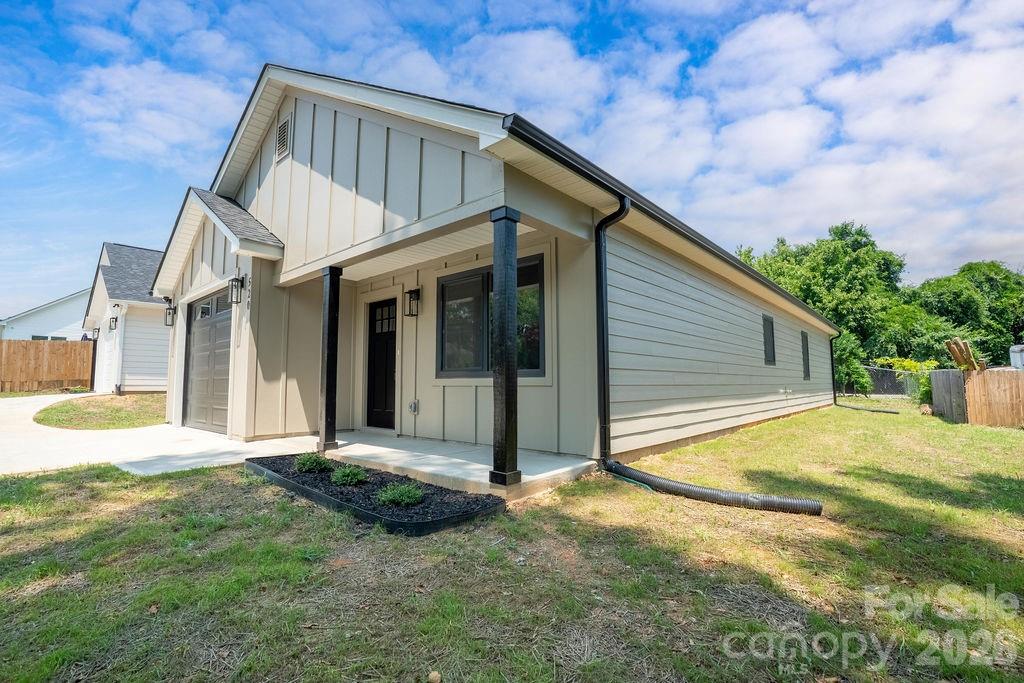 Single Family Residence at 520 E Second Avenue, Gastonia, photo 22 of 25