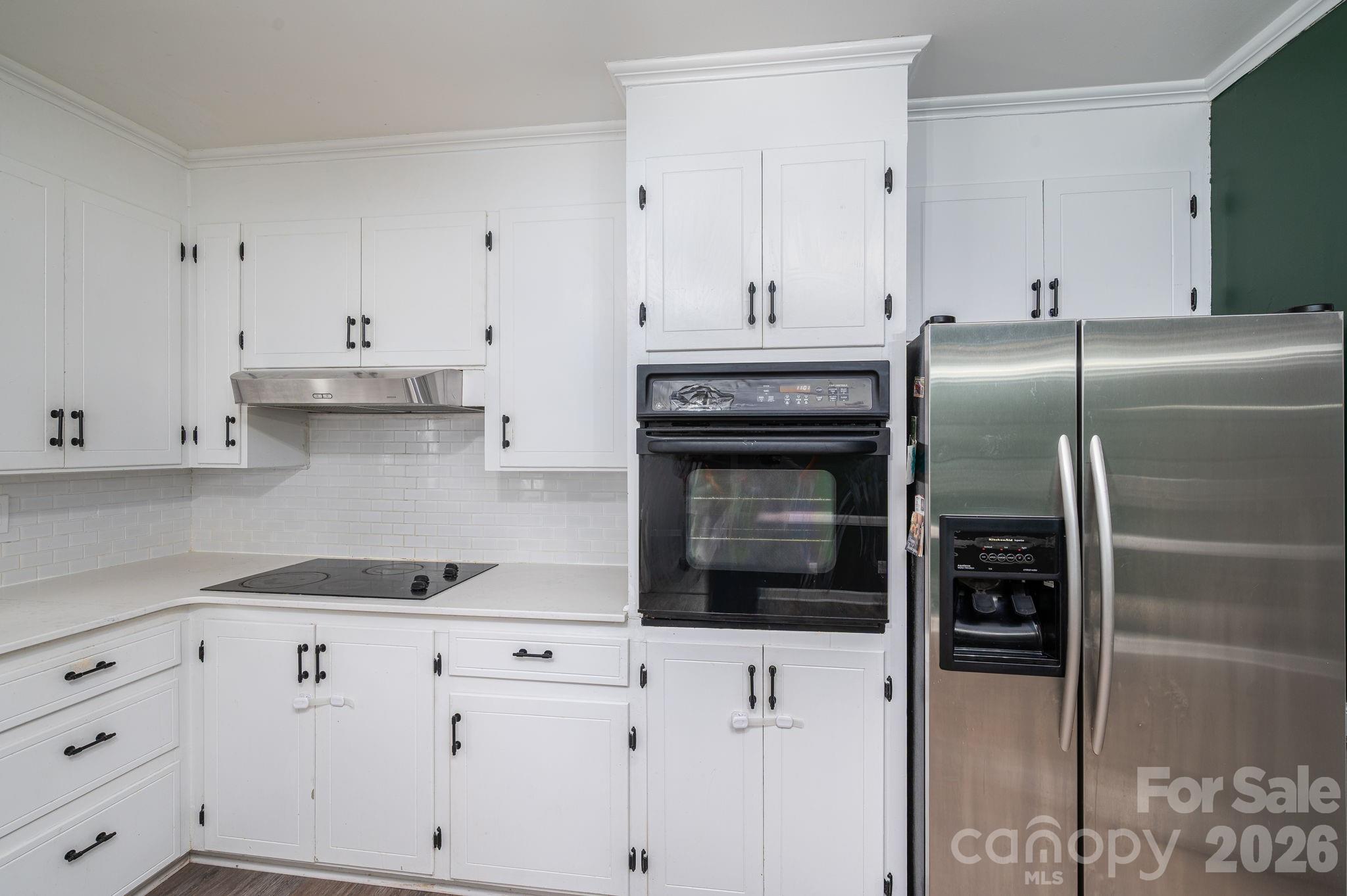 kitchen - 304 Windsor Drive, Shelby