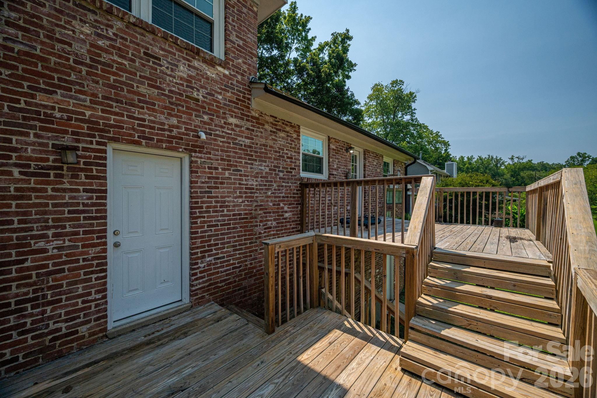Single Family Residence at 304 Windsor Drive, Shelby, photo 35 of 48