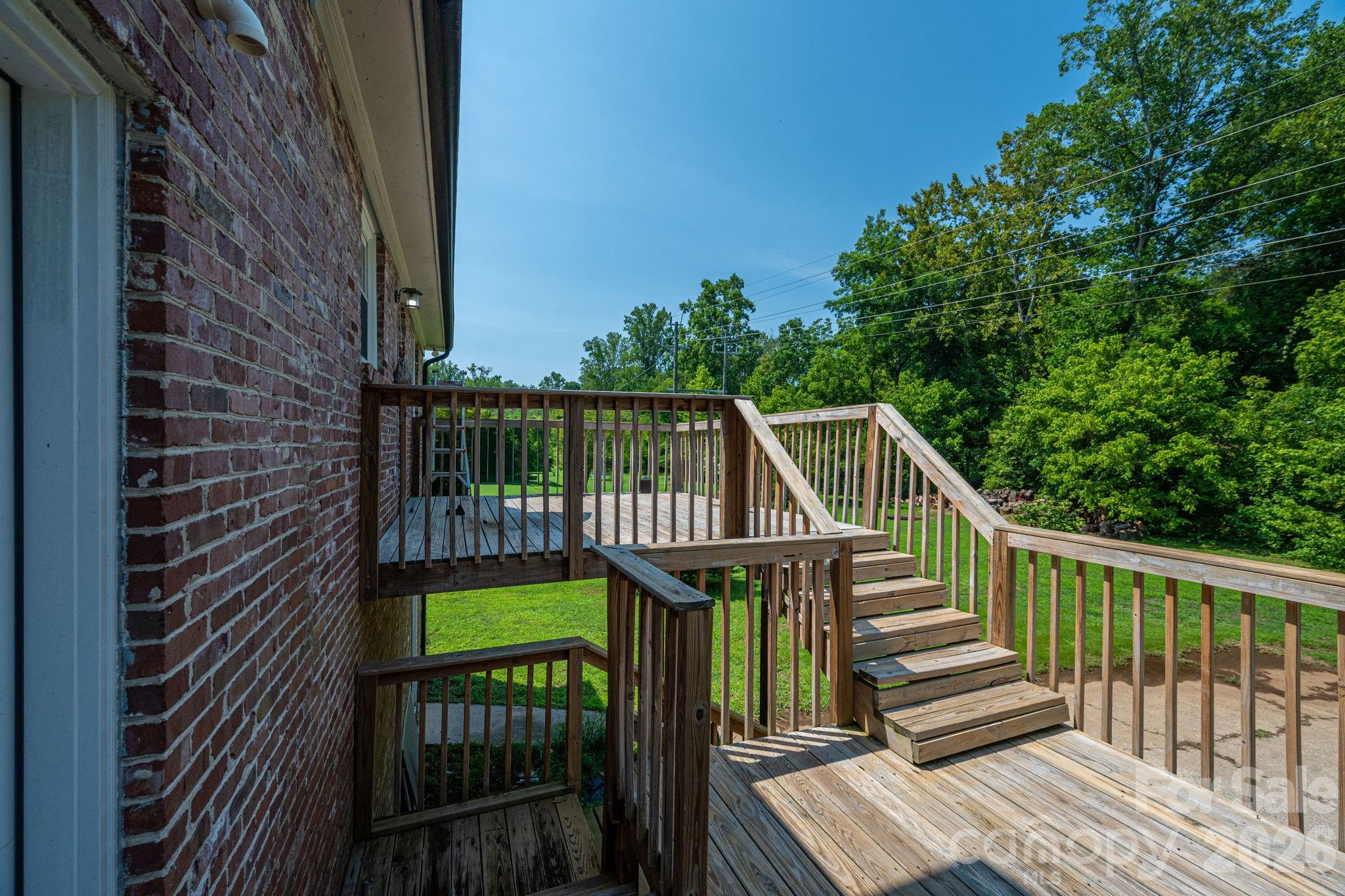 Single Family Residence at 304 Windsor Drive, Shelby, photo 36 of 48