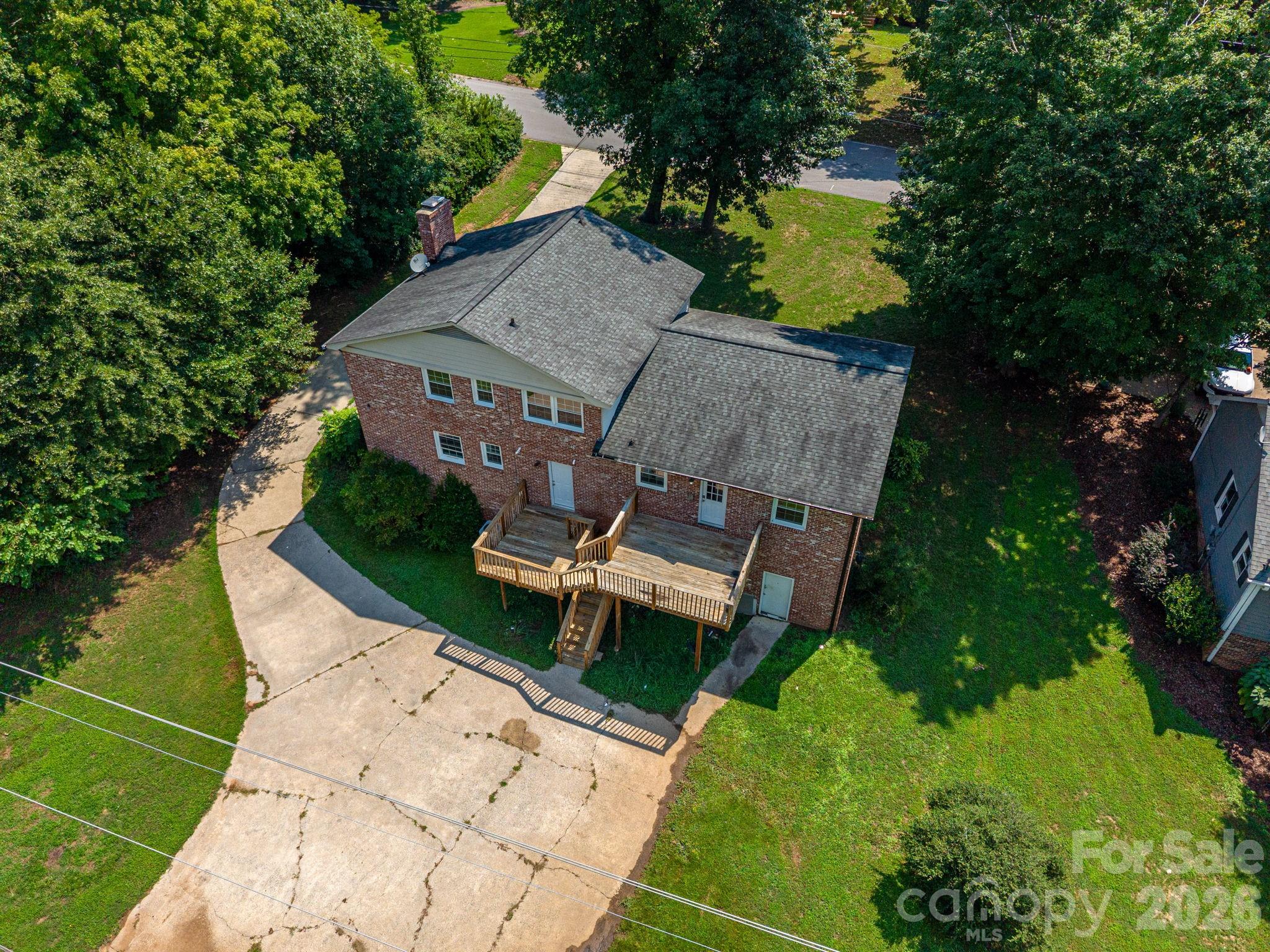 Single Family Residence at 304 Windsor Drive, Shelby, photo 43 of 48