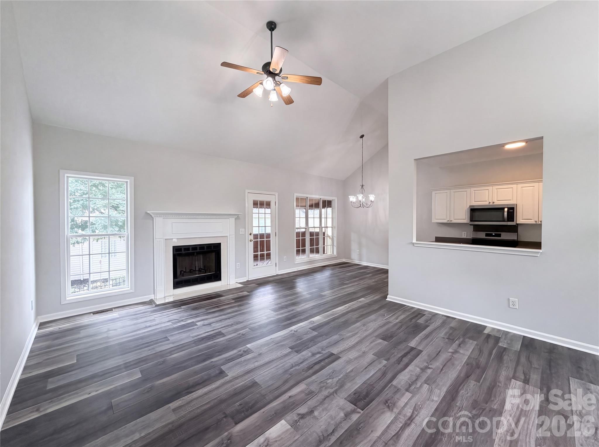 Single Family Residence at 2160 Brantley Creek Drive, Kannapolis, photo 4 of 16