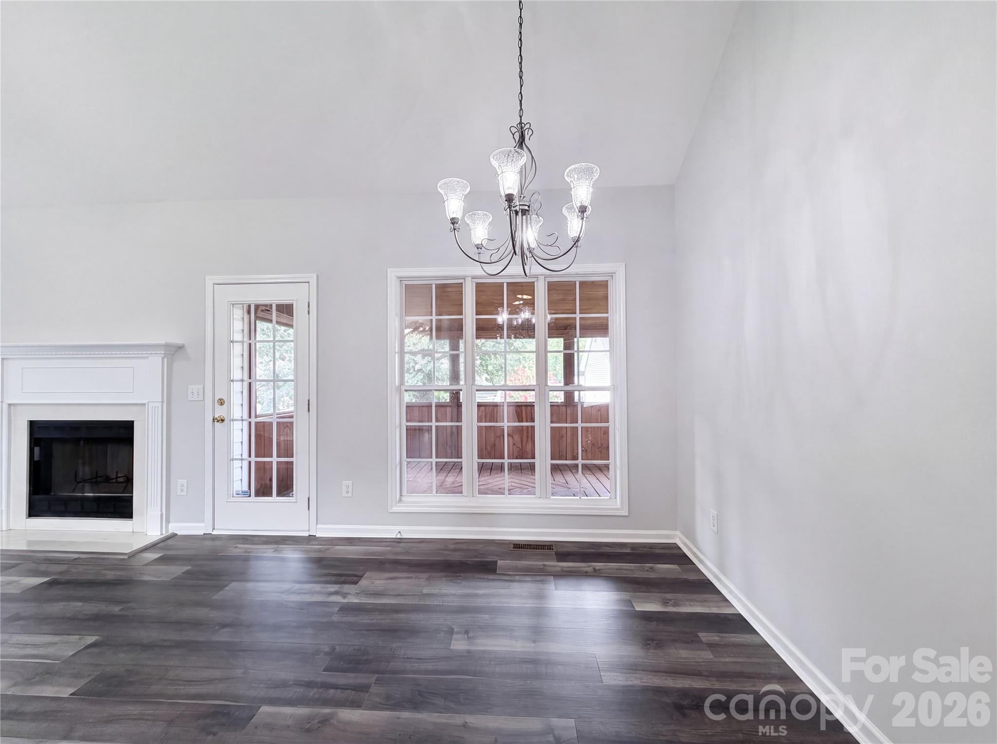 Single Family Residence at 2160 Brantley Creek Drive, Kannapolis, photo 6 of 16