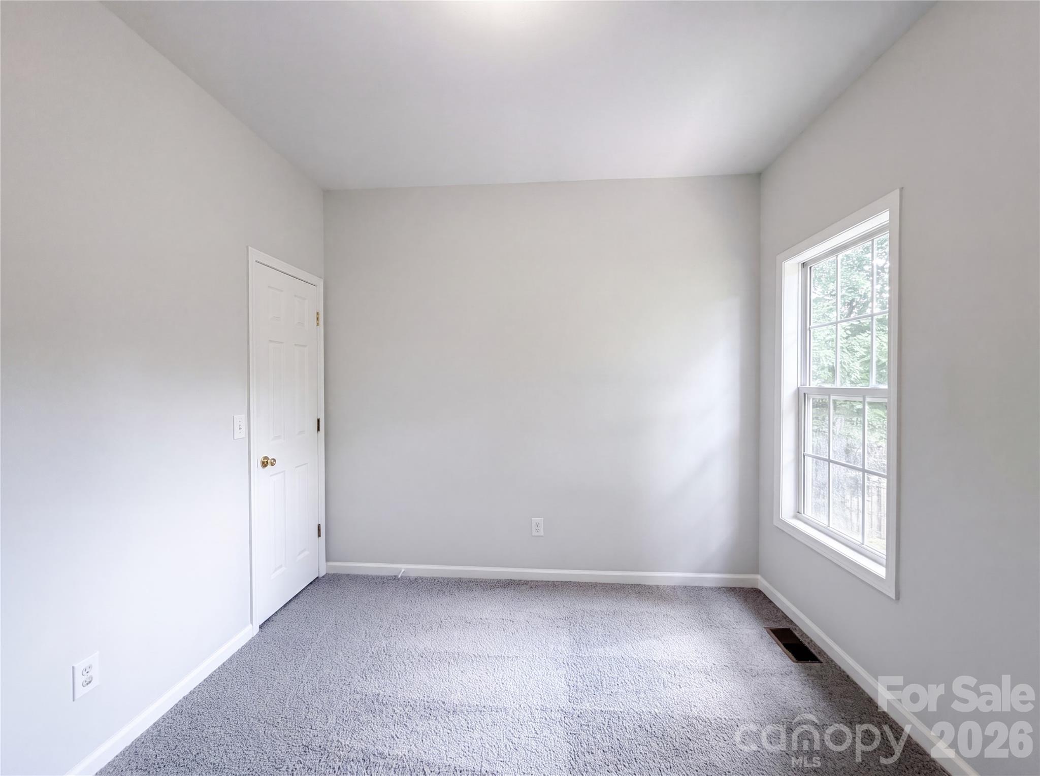 Single Family Residence at 2160 Brantley Creek Drive, Kannapolis, photo 9 of 16