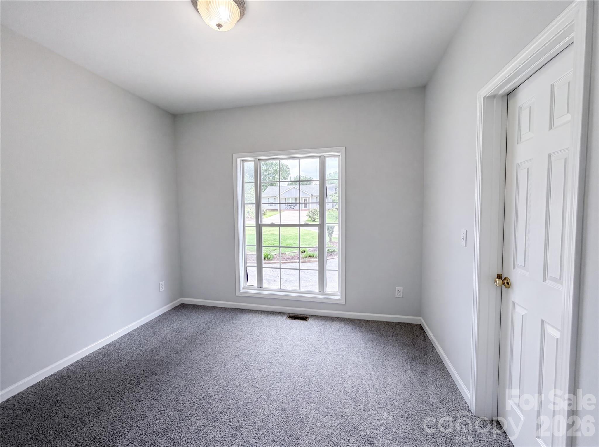 Single Family Residence at 2160 Brantley Creek Drive, Kannapolis, photo 10 of 16