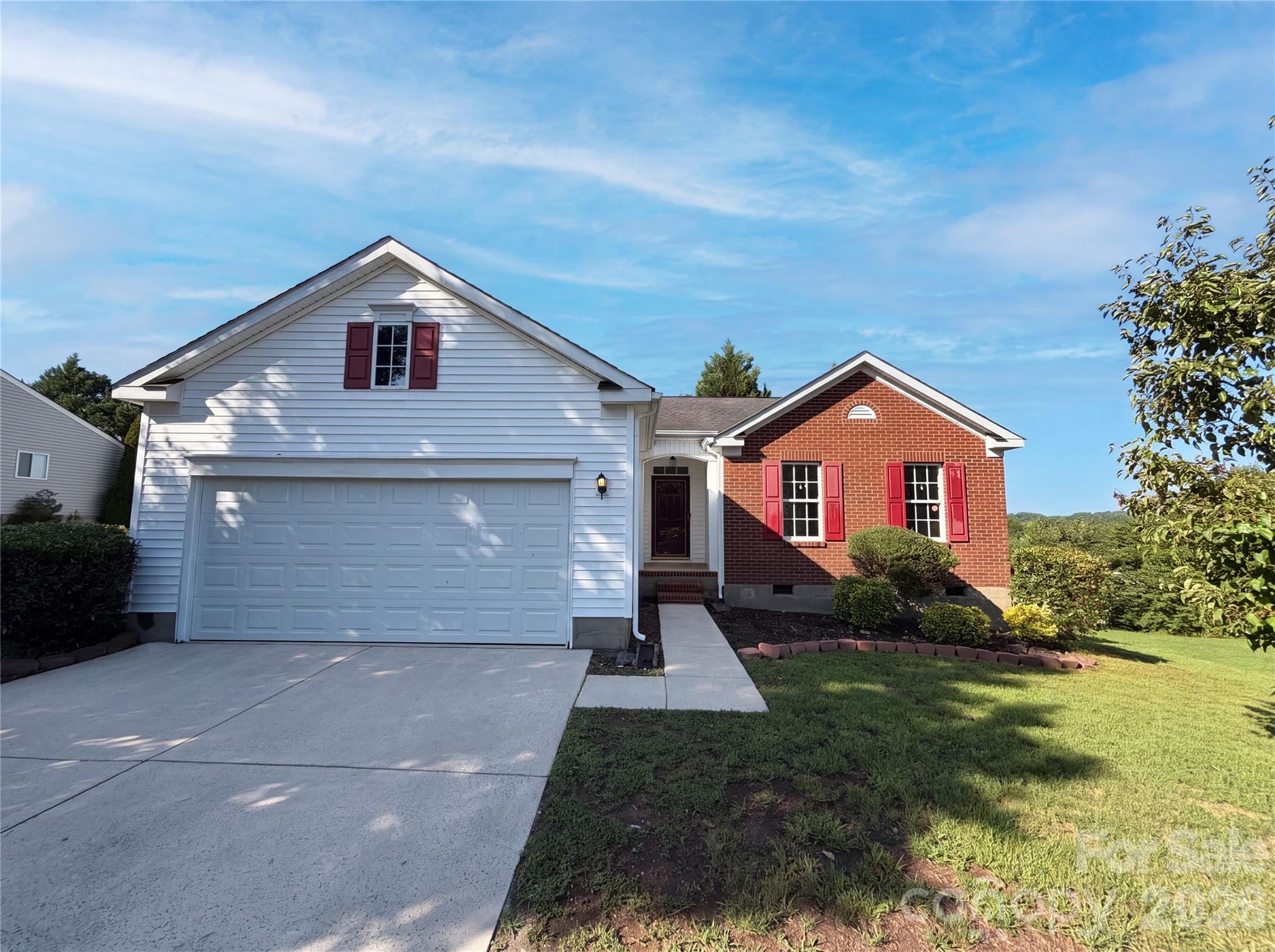 Single Family Residence at 121 Brookstone Drive, Mount Holly, photo 13 of 14