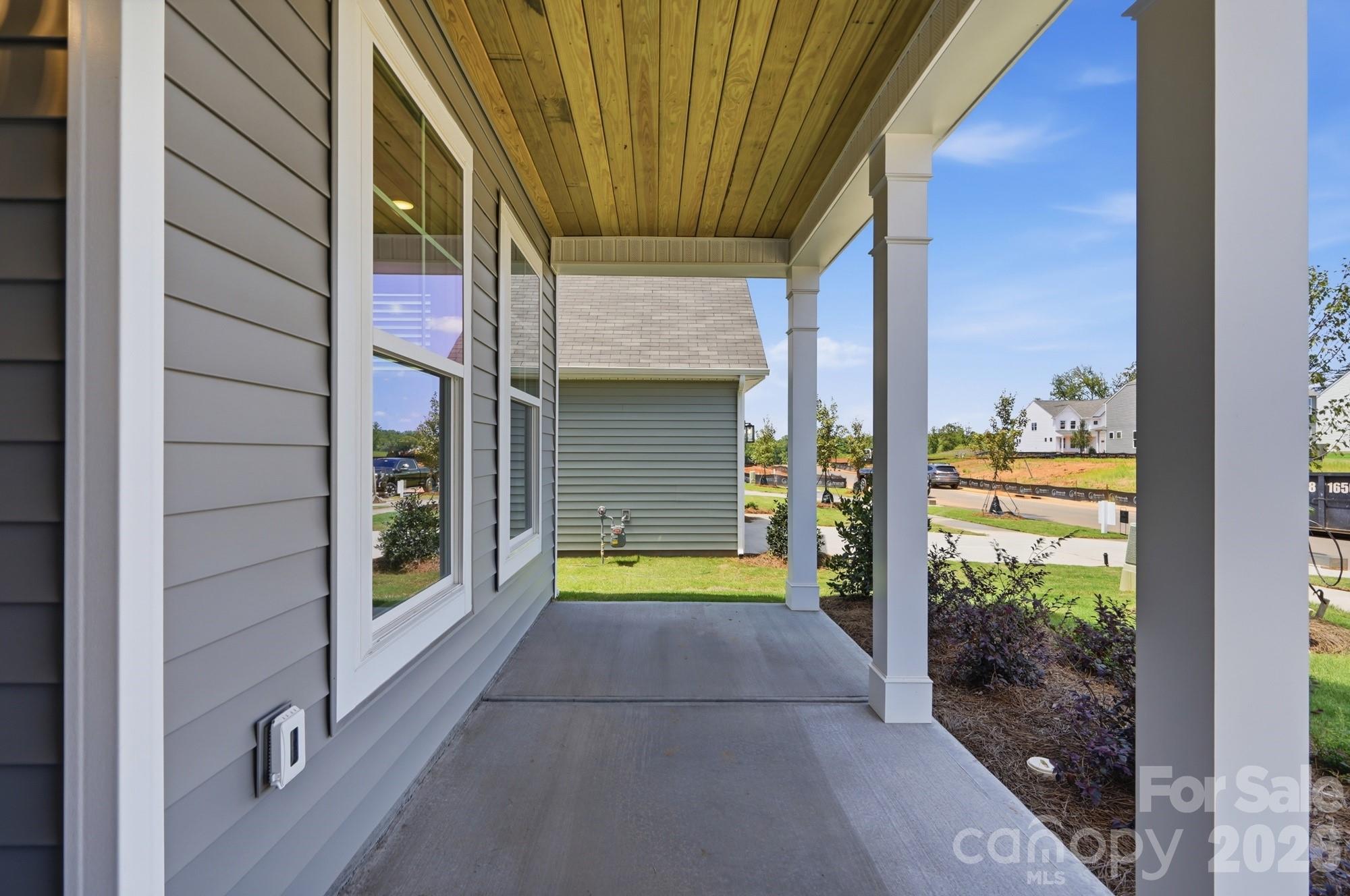 Front porch - 151 Grouse Run Way, Troutman