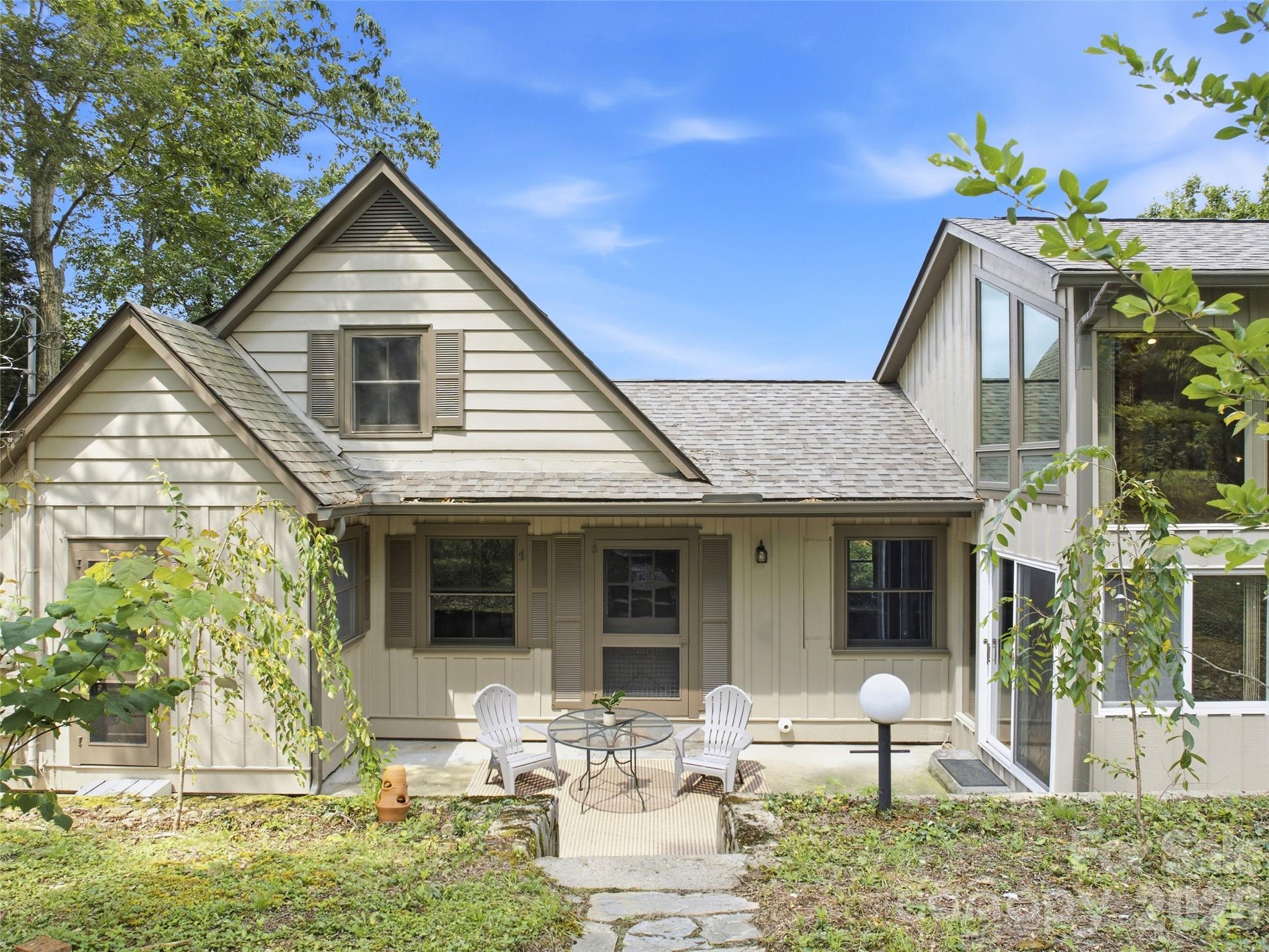 Single Family Residence at 279 Longview Drive, Waynesville, photo 5 of 35