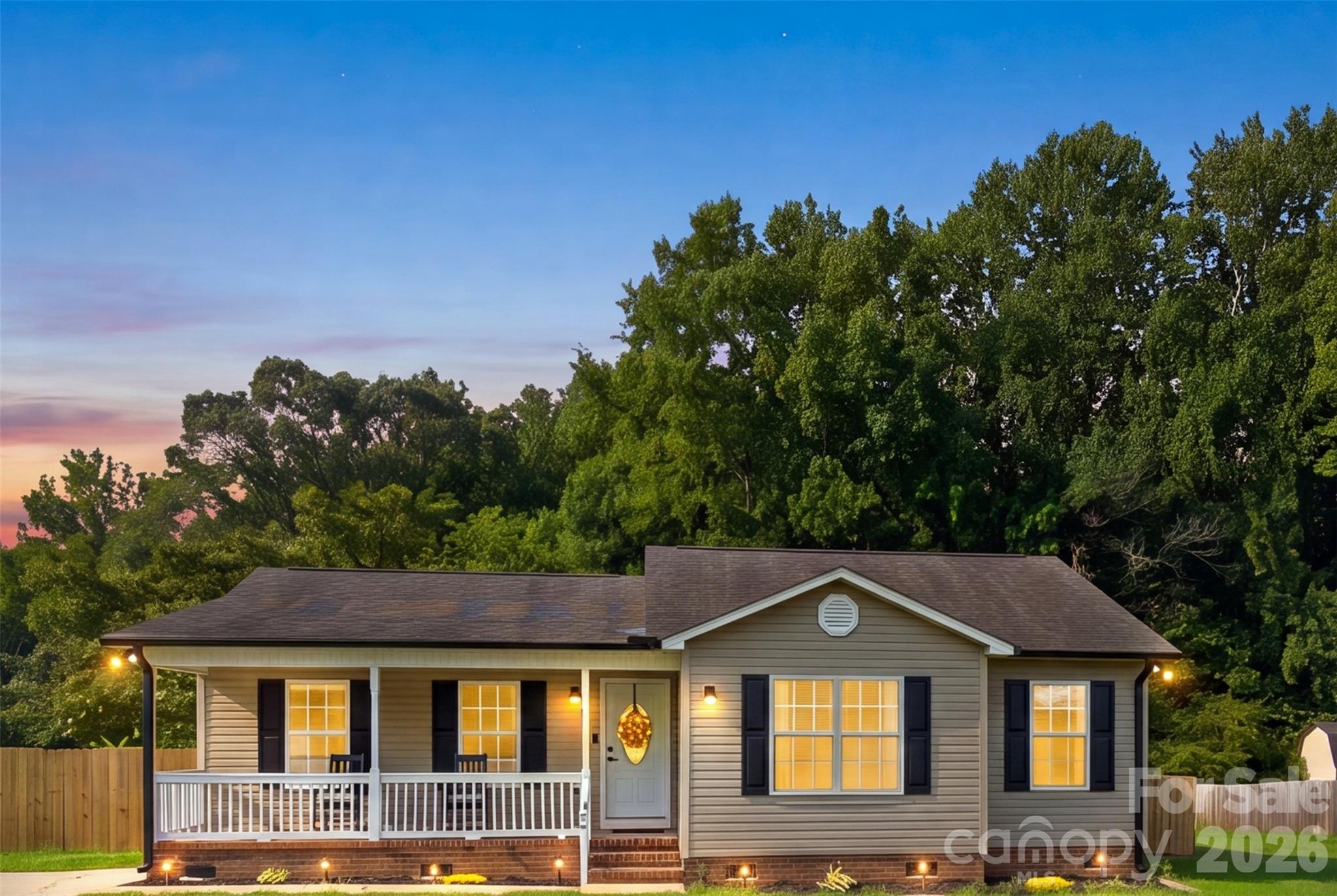 Single Family Residence at 225 Old Limestone Road W, York