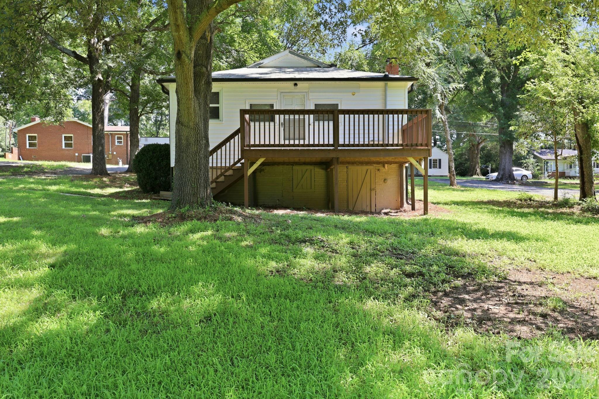 Single Family Residence at 74 Pinecrest Drive SW, Concord, photo 10 of 45