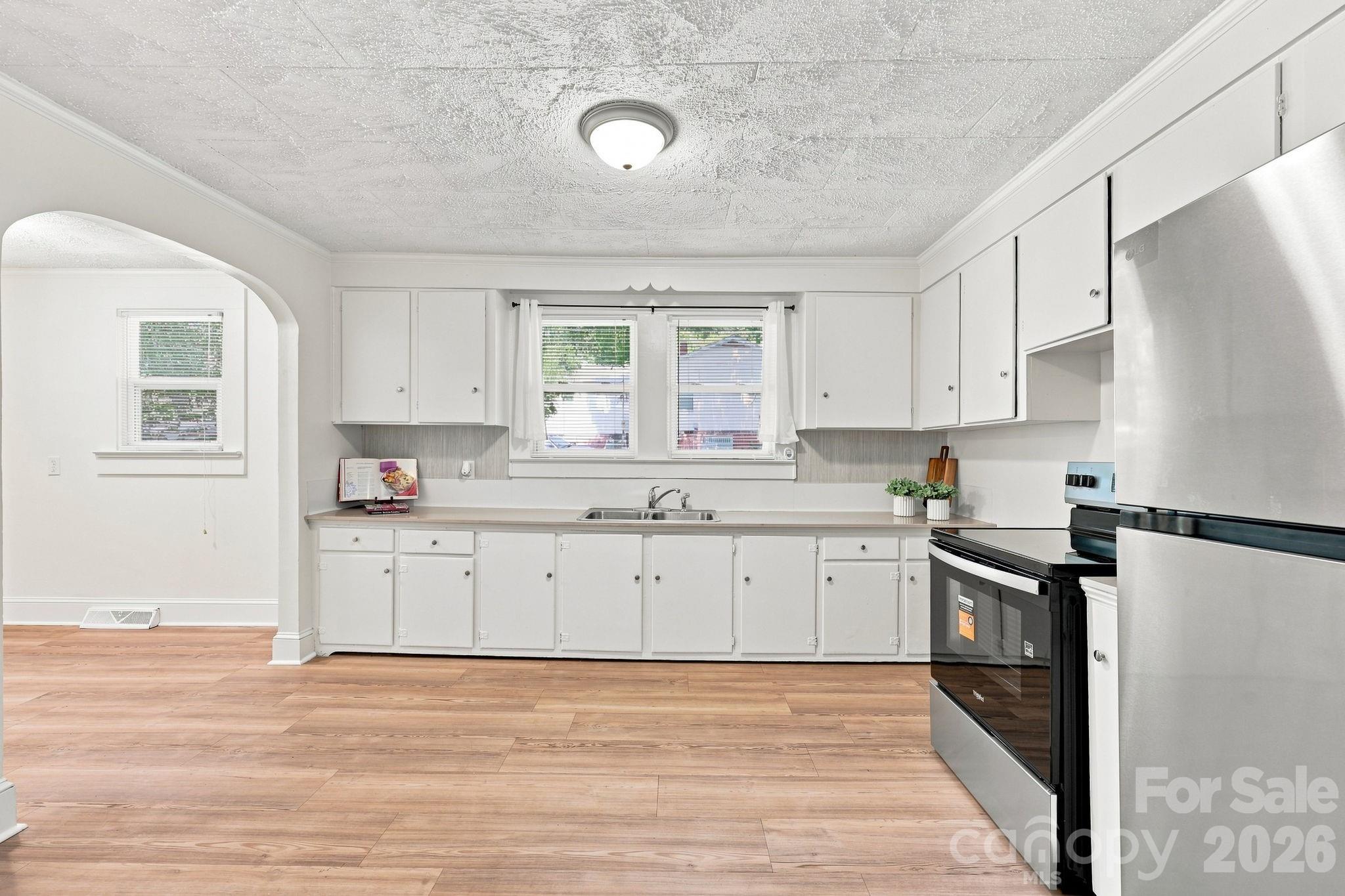 Single Family Residence at 74 Pinecrest Drive SW, Concord, photo 14 of 45