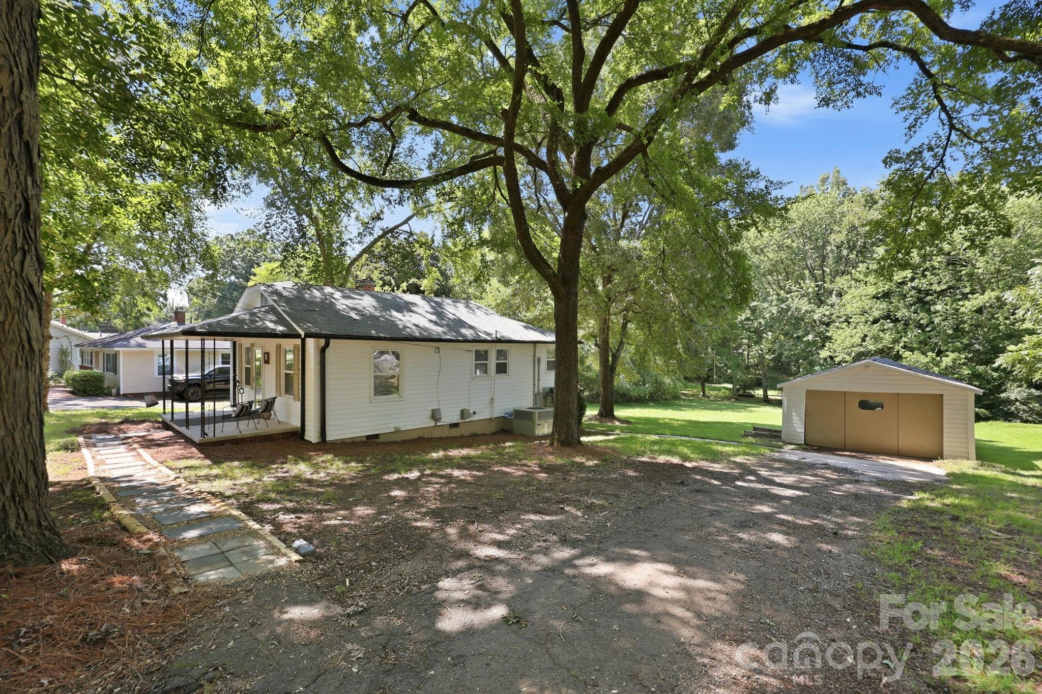 Single Family Residence at 74 Pinecrest Drive SW, Concord, photo 20 of 45