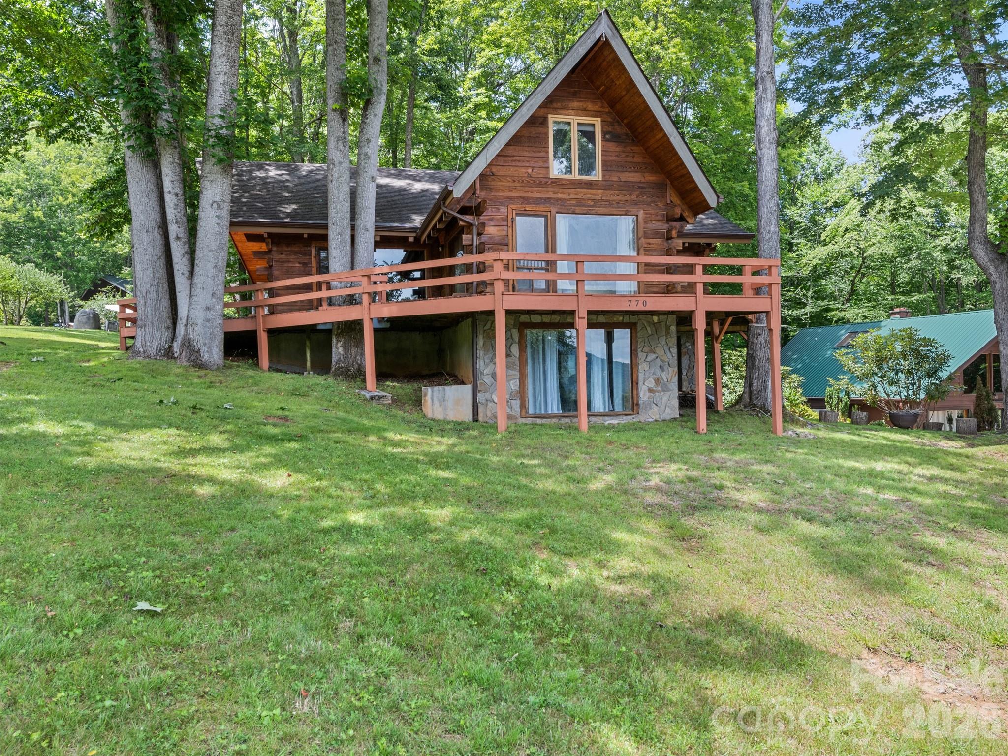 Single Family Residence at 770 Shelton Cove Road, Waynesville
