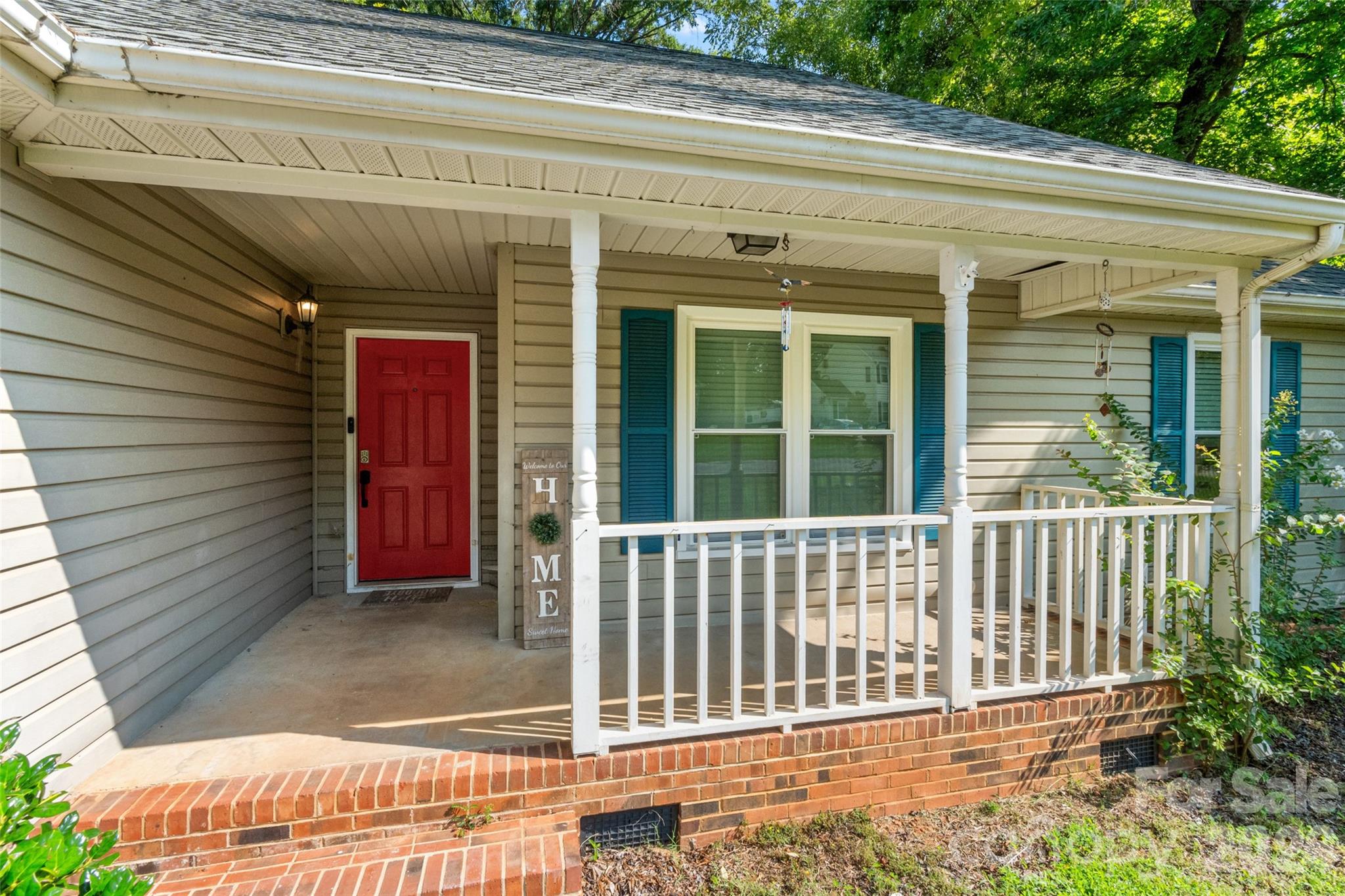 Single Family Residence at 823 Thistledown Drive, Rock Hill, photo 3 of 29