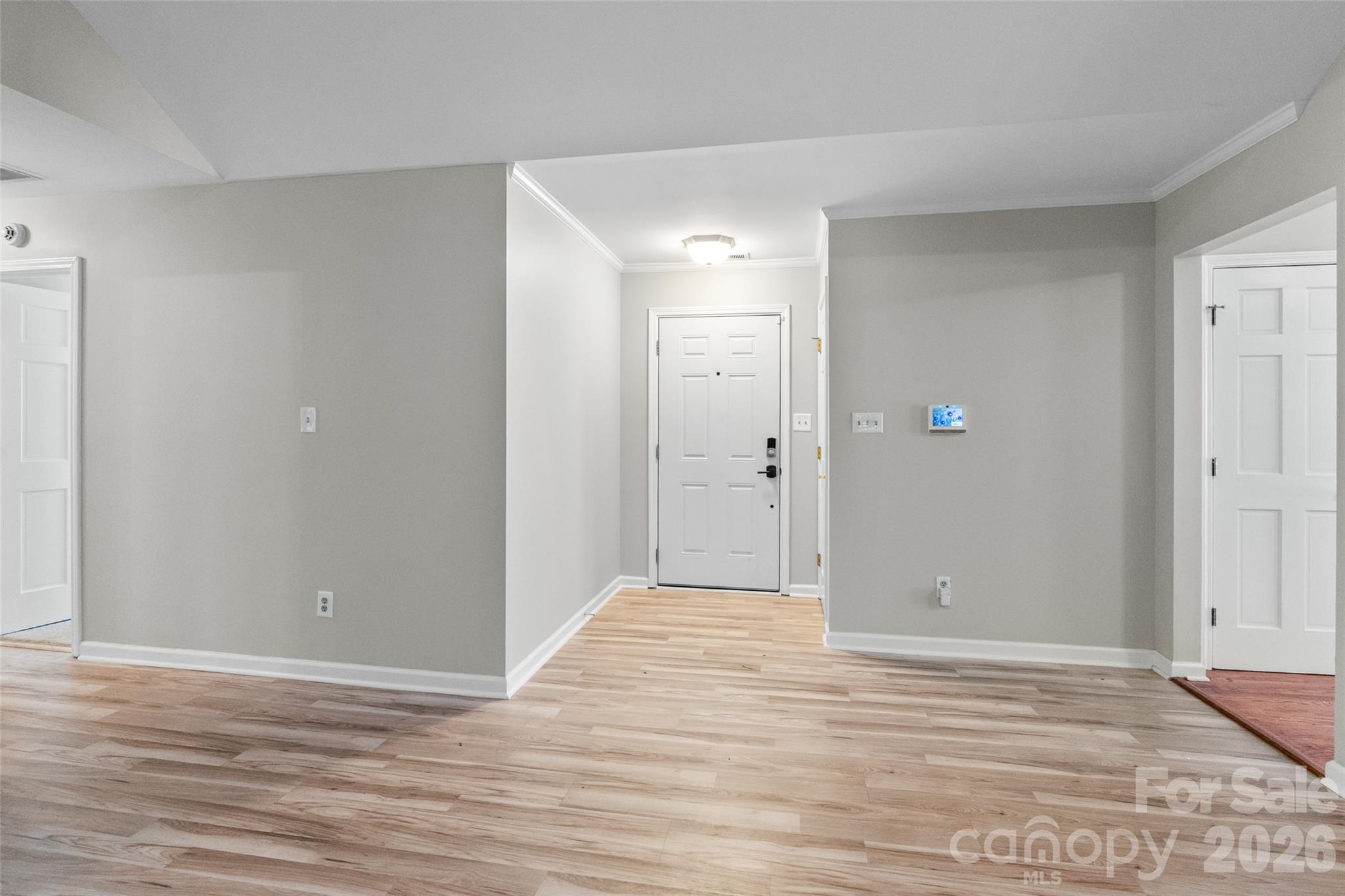 Single Family Residence at 823 Thistledown Drive, Rock Hill, photo 5 of 29