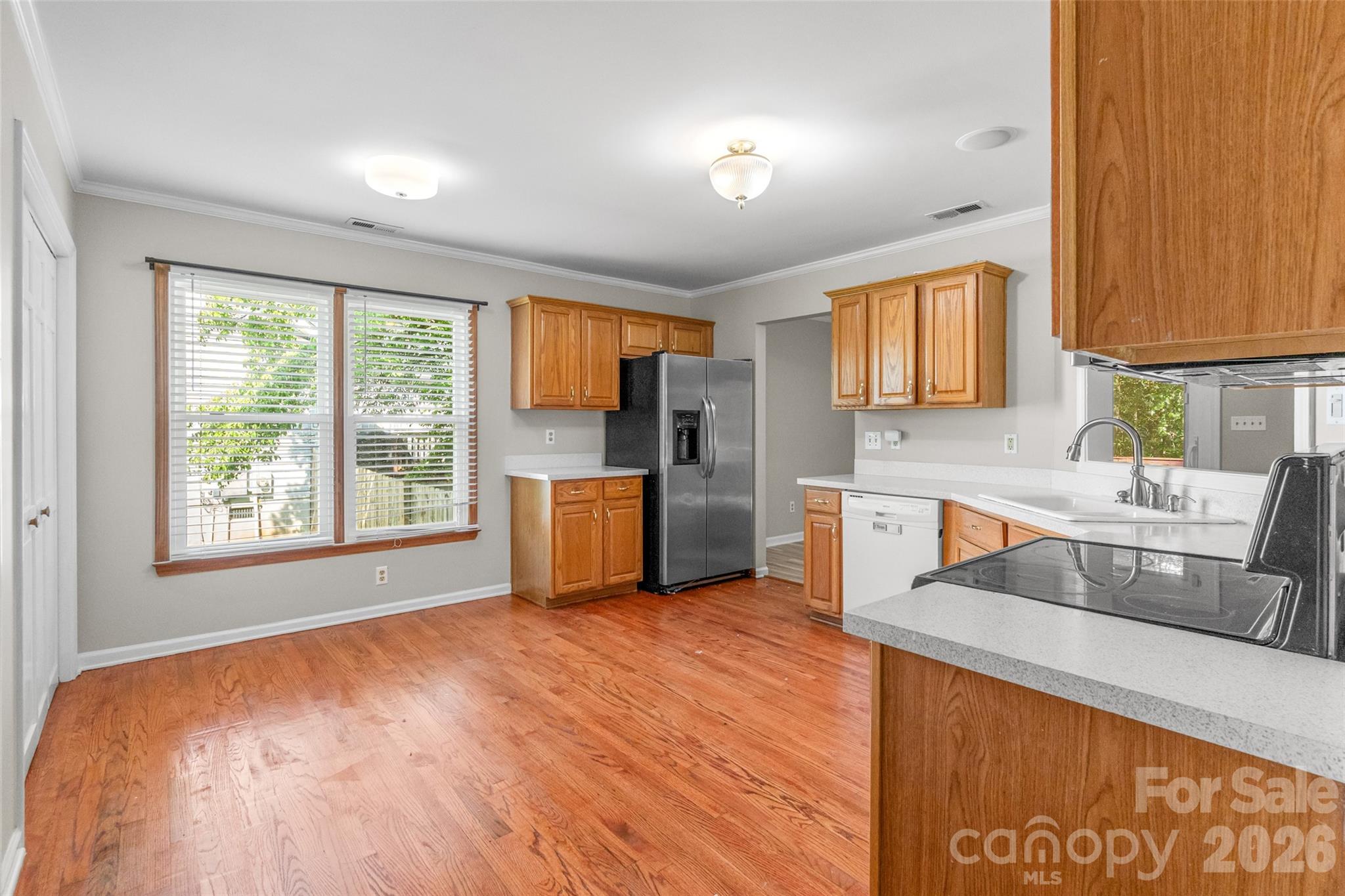 Single Family Residence at 823 Thistledown Drive, Rock Hill, photo 9 of 29