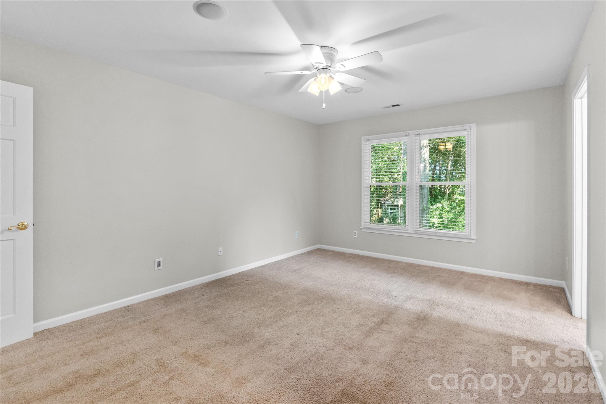 Single Family Residence at 823 Thistledown Drive, Rock Hill, photo 16 of 29