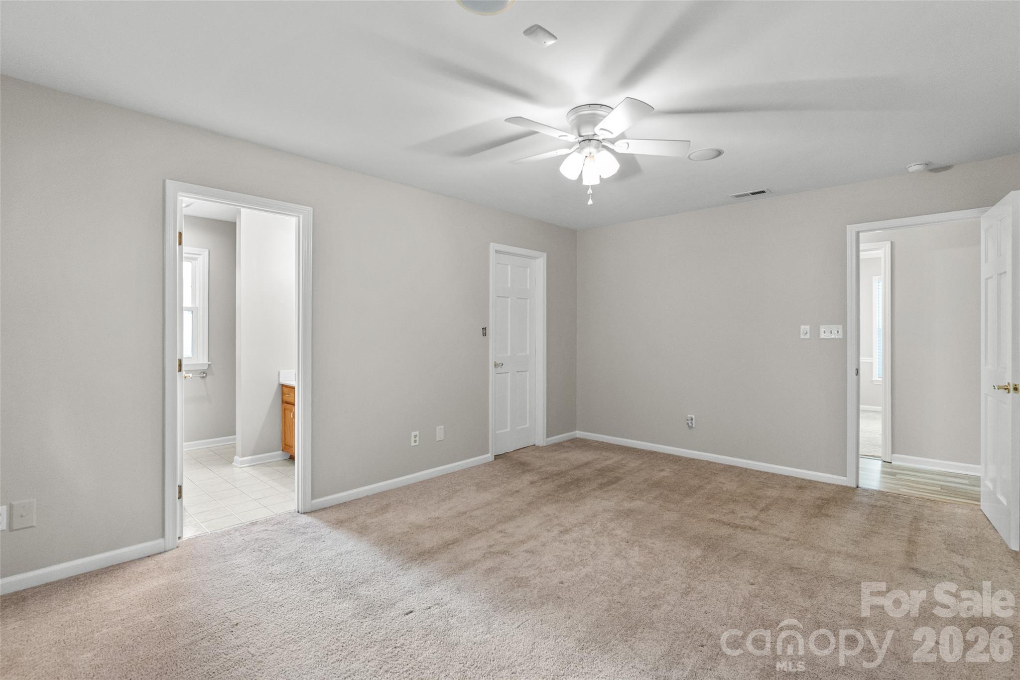 Single Family Residence at 823 Thistledown Drive, Rock Hill, photo 17 of 29