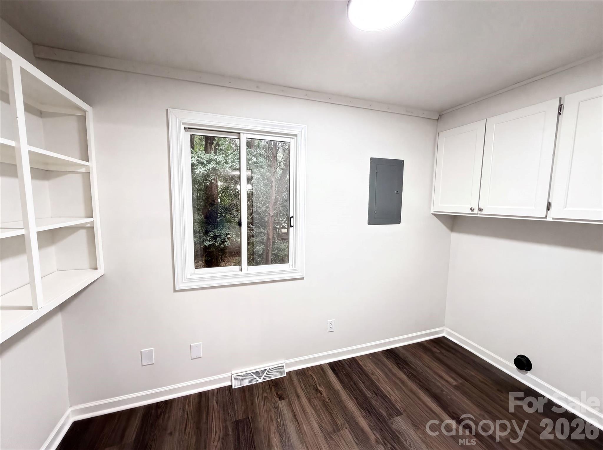 Single Family Residence at 608 Amanda Drive, Matthews, photo 12 of 23