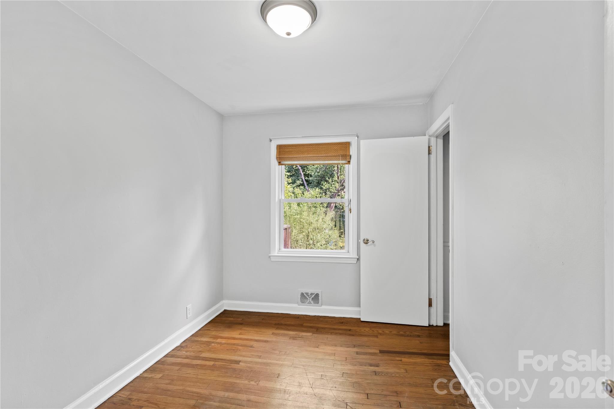 Single Family Residence at 107 Wilshire Drive, Asheville, photo 17 of 23