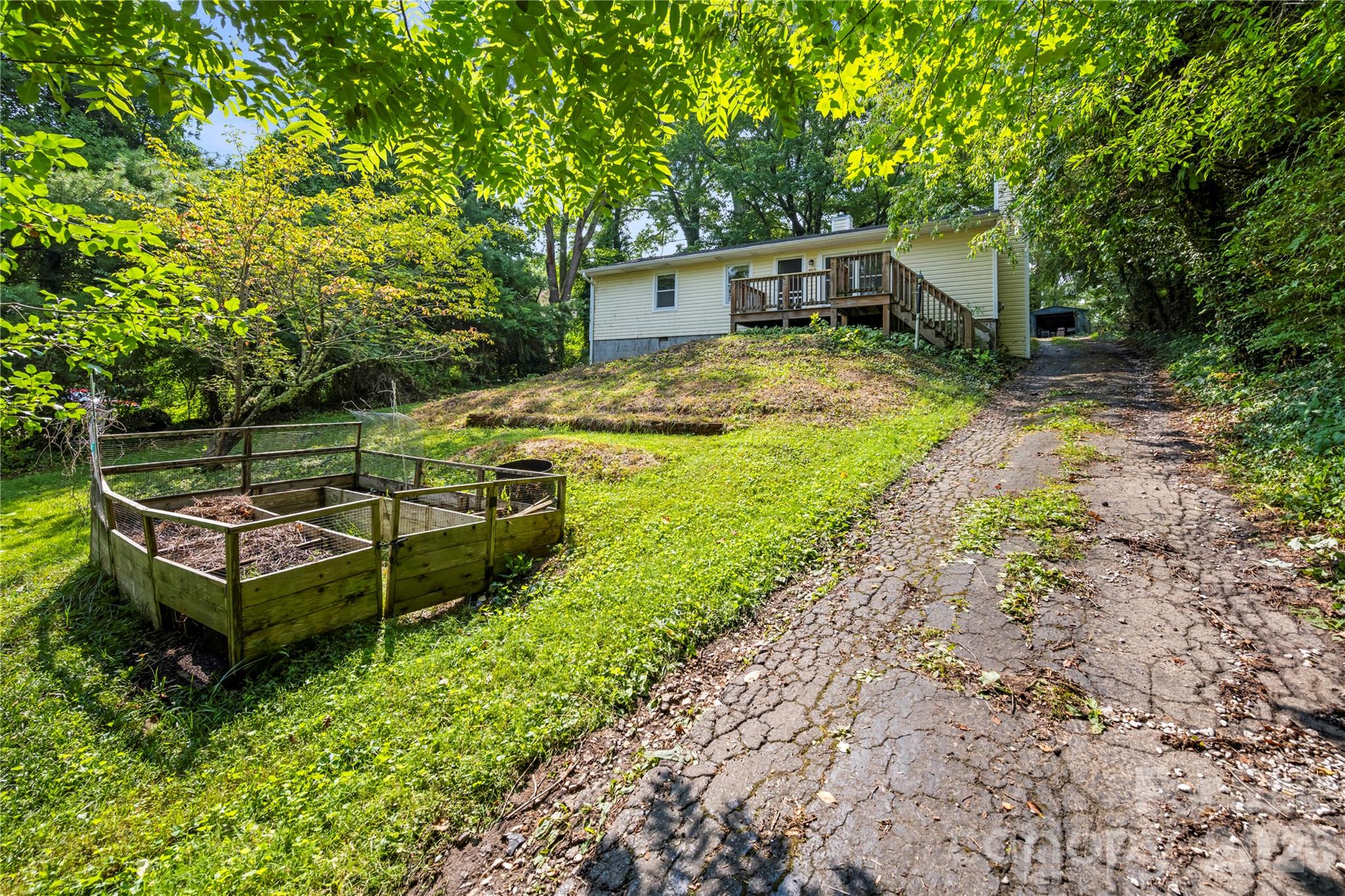 Single Family Residence at 107 Wilshire Drive, Asheville, photo 22 of 23