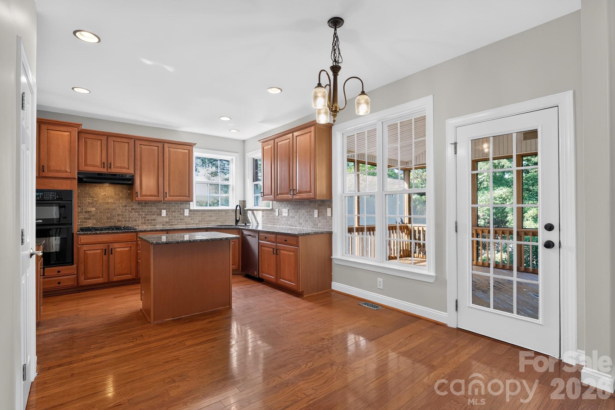 Single Family Residence at 3105 Linkside Court, Fort Mill, photo 10 of 28