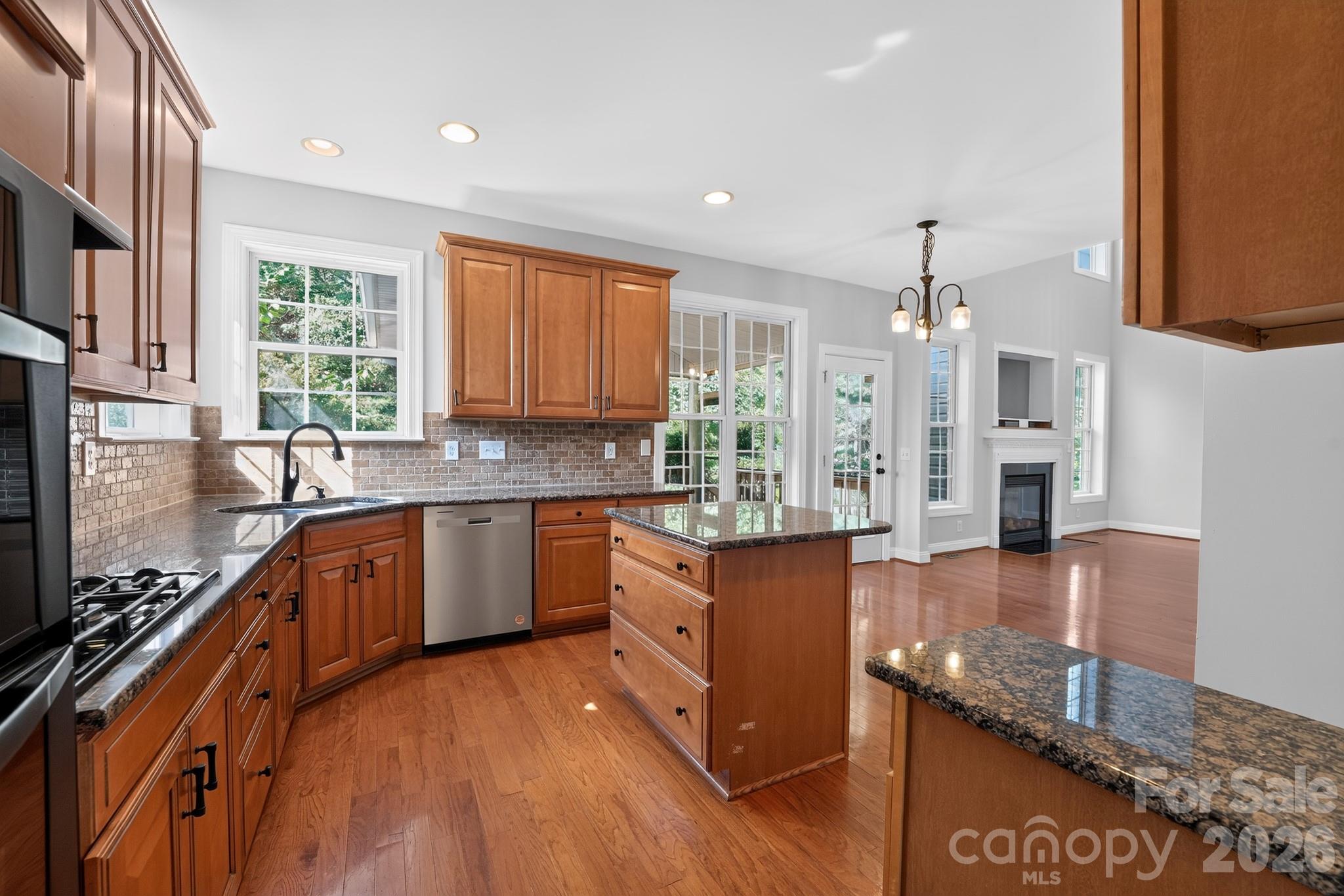 Single Family Residence at 3105 Linkside Court, Fort Mill, photo 11 of 28