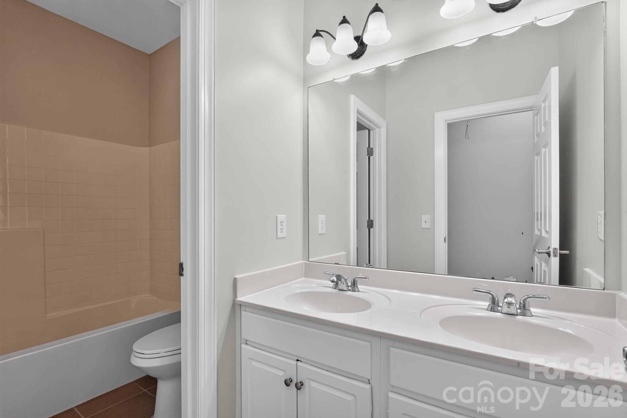 Single Family Residence at 3105 Linkside Court, Fort Mill, photo 21 of 28