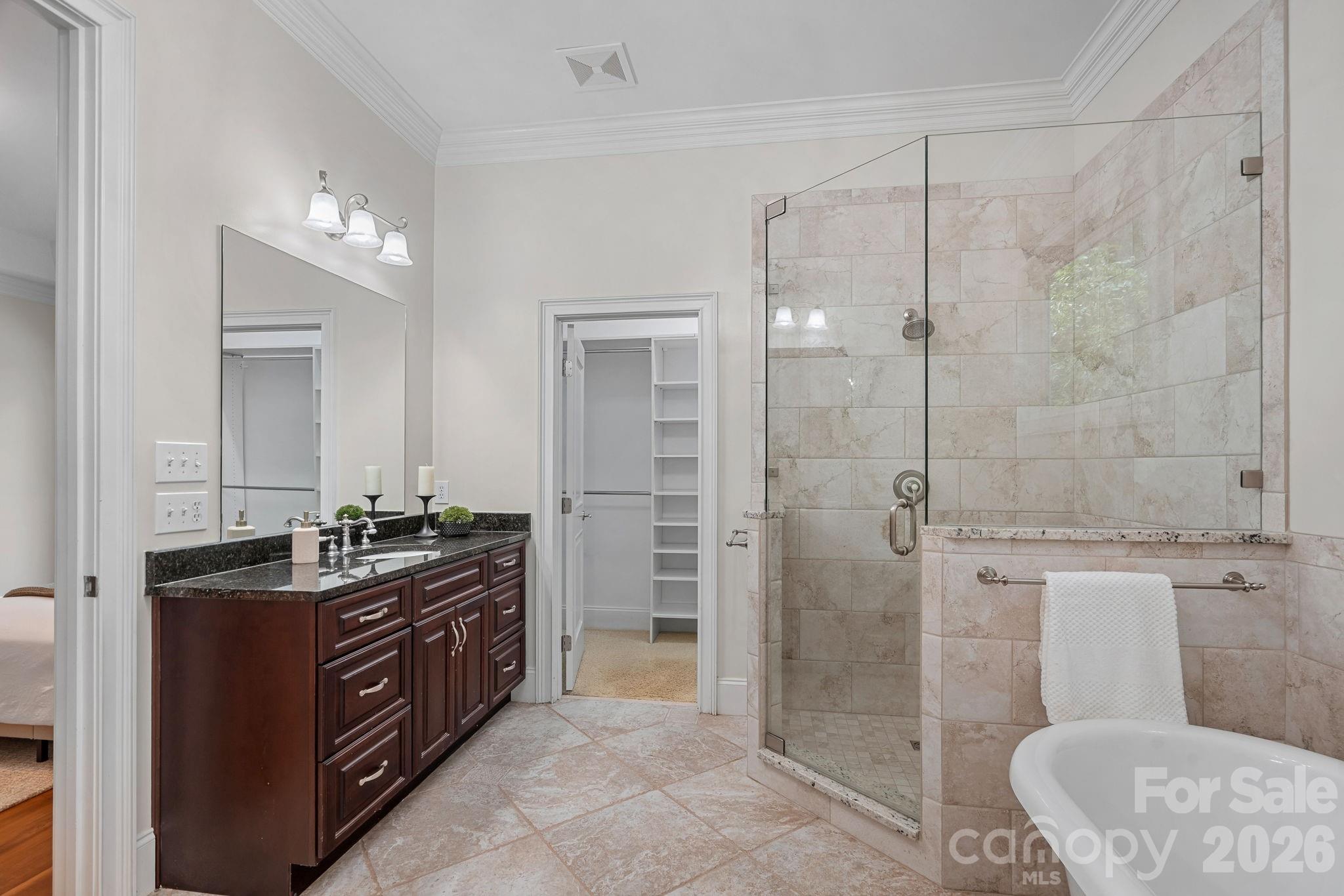 Expansive and Luxurious - 7967 Glen Abbey Circle, Stanley
