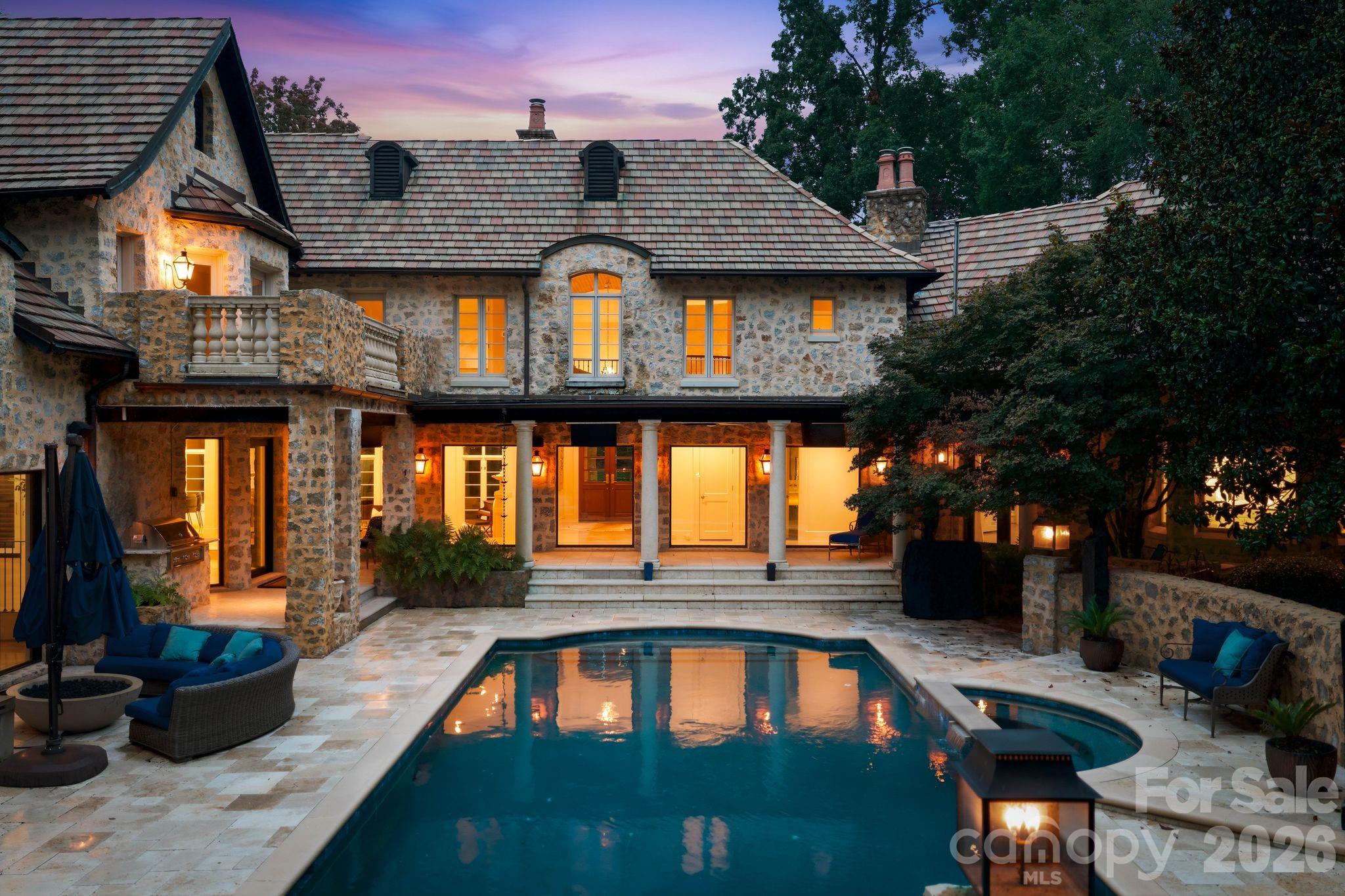 Single Family Residence at 4231 Fox Brook Lane, Charlotte, photo 2 of 38