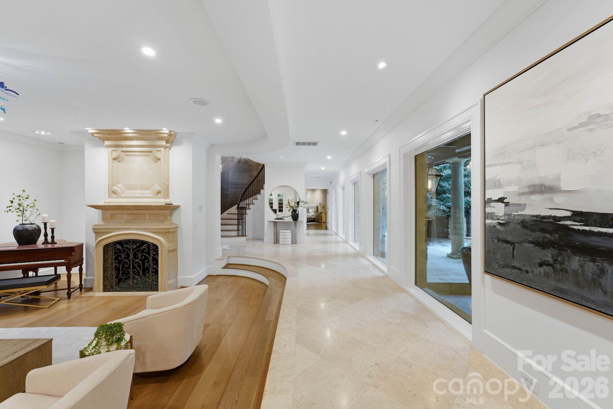 Single Family Residence at 4231 Fox Brook Lane, Charlotte, photo 5 of 38