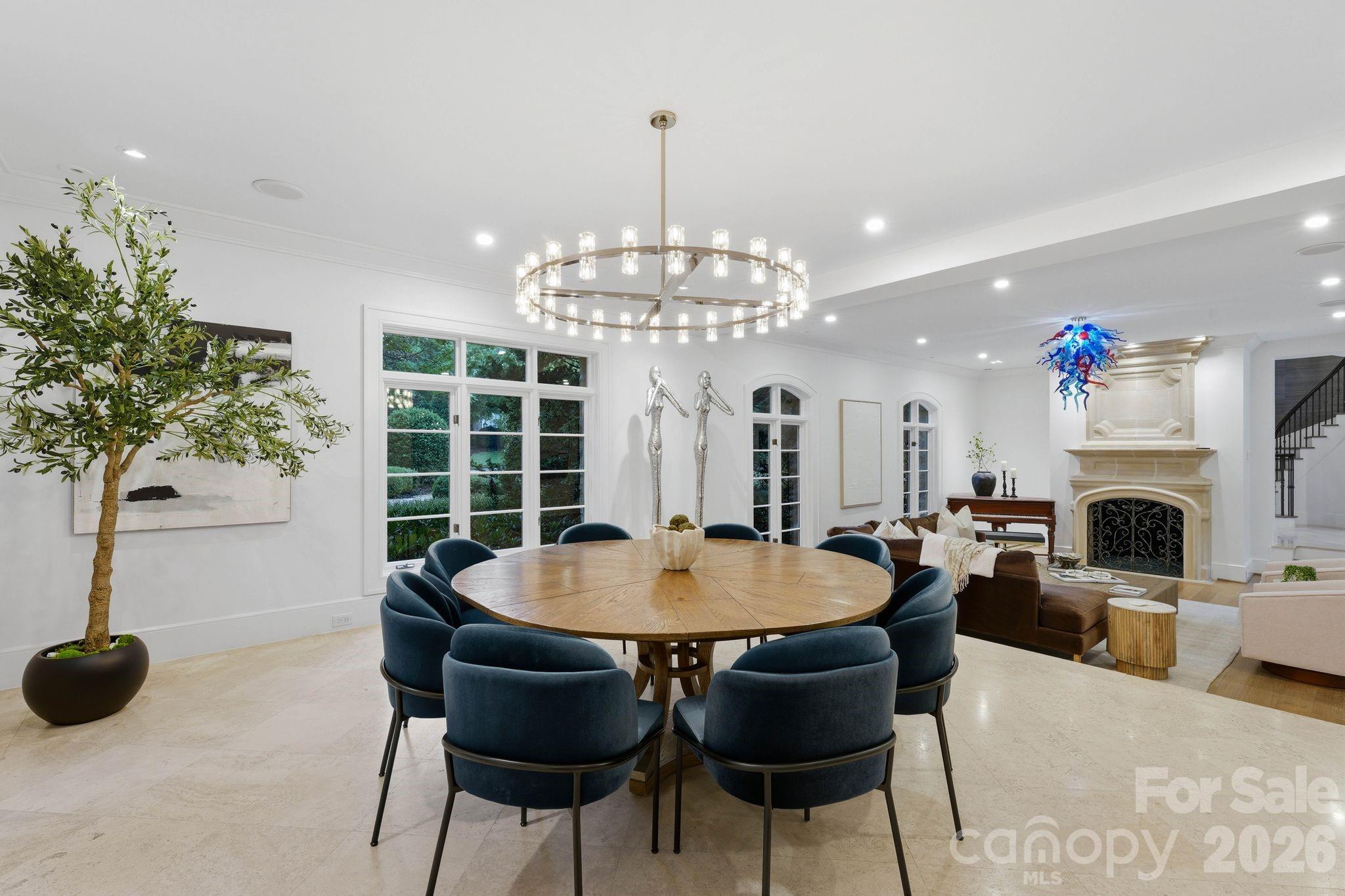 Single Family Residence at 4231 Fox Brook Lane, Charlotte, photo 9 of 38