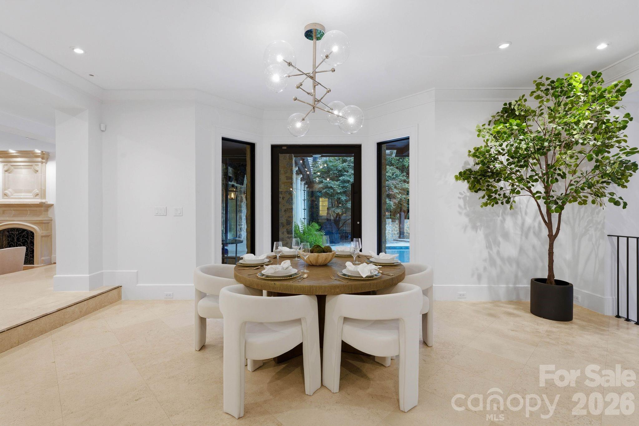 Single Family Residence at 4231 Fox Brook Lane, Charlotte, photo 10 of 38