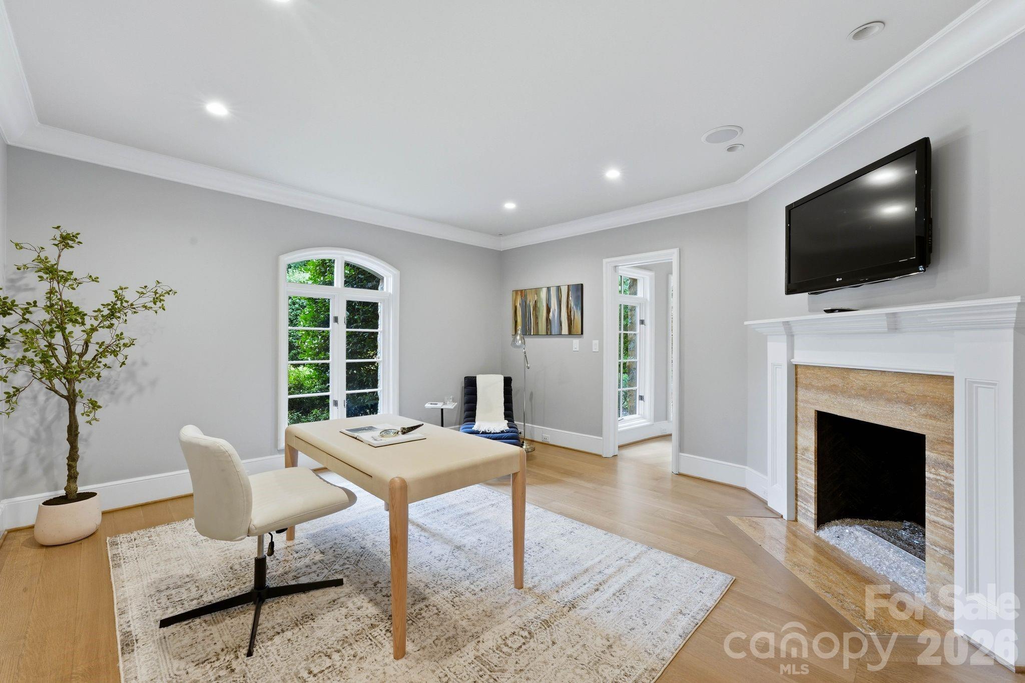 Single Family Residence at 4231 Fox Brook Lane, Charlotte, photo 11 of 38